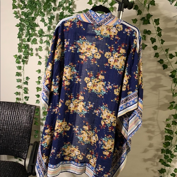 Mixed blue Kimono. - Picture 4 of 6